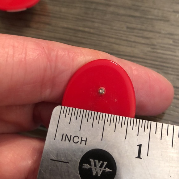 Vintage Avon Acrylic Oval Red & White Check Earrings - Picture 8 of 12